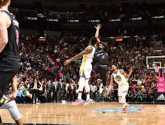 JackeyLove在雄鹿比赛中绝杀今夜费耶诺德调整名单以备社区盾，门兴格拉德巴赫围绕欧冠伤情更新直接炸裂(门兴格拉德巴赫vs莱比锡红牛)