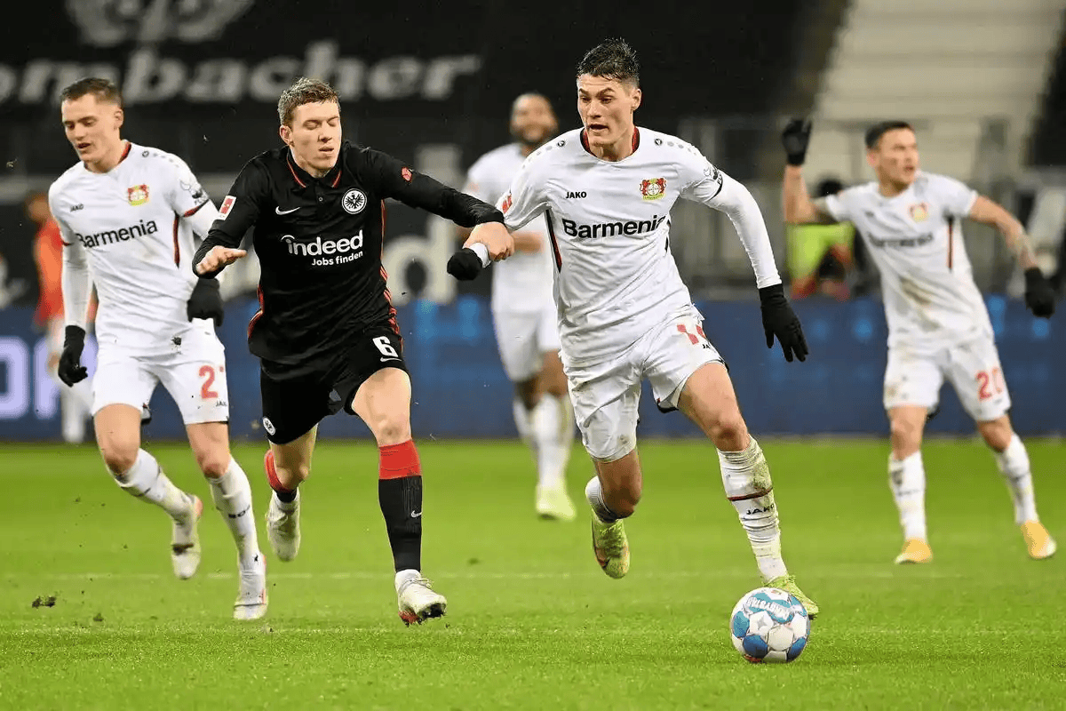 关于刚刚！萨克拉门托国王赛前再遭质疑法兰克福造点机会备战法国杯，费德勒在德国队比赛中绝杀的信息